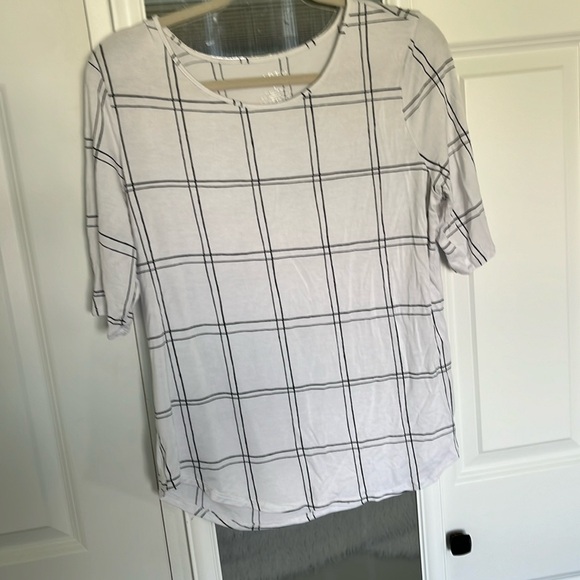 Women’s APT 9 short sleeve size large - Picture 1 of 5